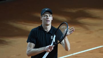 ROME (Italy), 16/05/2025.- Jannik Sinner of Italy celebrates winning his mens semi-final match against Tommy Paul of USA (not pictured) at the Italian Open tennis tournament in Rome, Italy, 16 May 2025. (Tenis, Italia, Roma) EFE/EPA/FABIO FRUSTACI