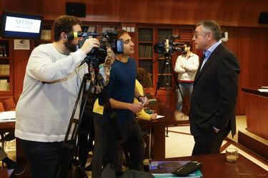 Michael Robinson: "Pensaba que era un calzonazos, pero estoy para la batalla contra el c¨¢ncer"