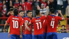 Los jugadores de la selección de Chile celebran su gol frente a Venezuela hoy, miércoles 14 de noviembre de 2014.