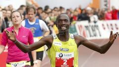 Teklu vence en Barcelona con récord de la prueba: 59:39