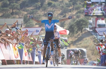 El español Alejandro Valverde gana la segunda etapa de la Vuelta.
