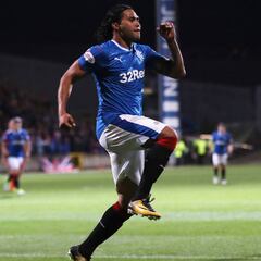 Glasgow Rangers confirma que Carlos Peña ya no es su jugador