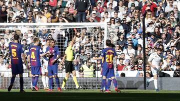 Dani Carvajal handles the ball in the area resulting in him being sent off.