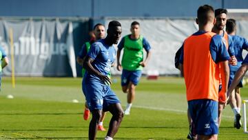 30/03/23 ENTRENAMIENTO DEL MALAGA 
 lago junior