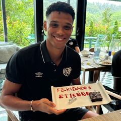 Etienne Etoo llama a las puertas del primer equipo: cinco goles en cuatro partidos