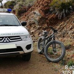 Multan a un ciclista por 'pasear al perro' a más de 3 kilómetros de su casa