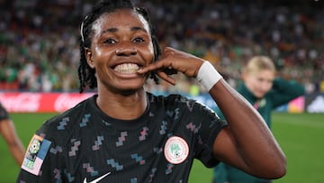 Gift Monday celebra la clasificación de Nigeria para la siguiente fase en el Mundial 2023.