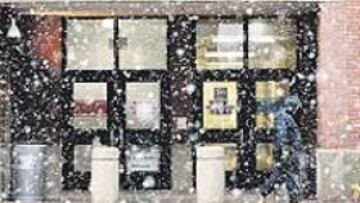 <b>MAL CLIMA. </b>Horas antes de la Super Bowl, nevó sobre la ciudad de Detroit.