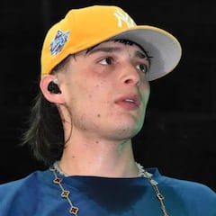 Peso Pluma llega al Estadio Akron para la pelea del Canelo vs Ryder