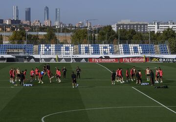 El Real Madrid se entrena con la mente puesta en el partido del Viktoria Pilsen. 