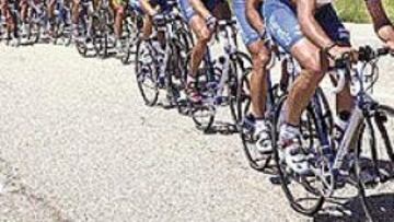 <b>CONTROL.</B> Ibanesto mantiene a dos hombres en cabeza de la general.