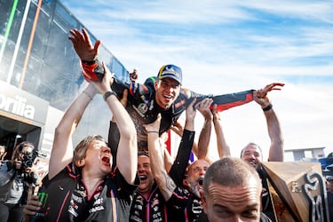 Bezzecchi ‘arrastra’ a Bagnaia