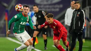 Álex Sola en el partido de Copa.