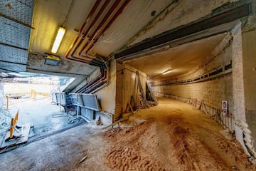 As¨ª avanzan las obras del t¨²nel log¨ªstico del nuevo Santiago Bernab¨¦u. Un t¨²nel que recorrer¨¢ todo el estadio donde se instalar¨¢n diferentes servicios como bares, restaurantes, zonas VIP, ba?os, etc...