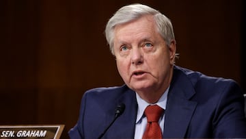 Lindsey Graham es el primer senador vacunado en anunciar que dio positivo por COVID-19, pero, gracias a su estado de vacunaci&oacute;n, tiene s&iacute;ntomas leves.