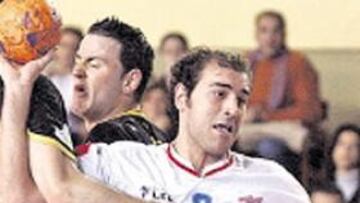 <b>ADIÓS. </b>Con Manolo Colón se acaba una época dorada de Ademar.