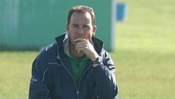 <b>RUMORES</B>. Víctor Fernández está harto de los rumores sobre un cambio en el banquillo verdiblanco.