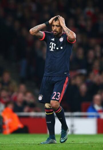 Arturo Vidal durante el duelo entre Arsenal y Bayern Munich