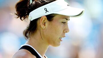 Lazo negro y semifinal: doble tributo de Garbiñe Muguruza