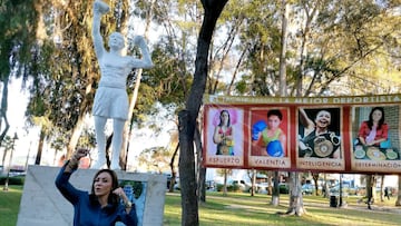 Develan estatua en honor a boxeadora Jackie Nava