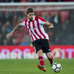 Futbolistas que han jugado en la Real Sociedad y el Athletic Club