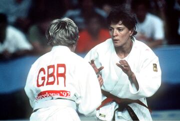 Por último, en los JJOO de Barcelona del '92 el Judo consiguió ser también femenino. En imagen, Miriam Blasco la española ganadora de la Medalla de Oro.