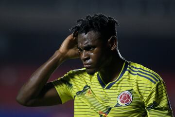 La Selección Colombia clasifica a octavos de final después de un cerrado partido contra Qatar en el estadio de Sao Paulo, Morumbí.