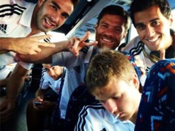 Asier Illarramendi tomó una siesta en el autobús y sus compañeros en el Madrid no lo perdonaron.