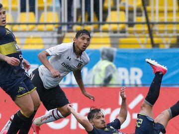 El peruano jugó un aburrido empate sin goles el 20 de marzo de 2016, jugado en el estadio Nacional. Fueron sus únicos ocho minutos en el Superclásico.