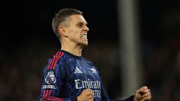 Soccer Football - Premier League - Fulham v Arsenal - Craven Cottage, London, Britain - October 18, 2025 Arsenal's Leandro Trossard celebrates scoring their first goal Action Images via Reuters/Andrew Boyers EDITORIAL USE ONLY. NO USE WITH UNAUTHORIZED AUDIO, VIDEO, DATA, FIXTURE LISTS, CLUB/LEAGUE LOGOS OR 'LIVE' SERVICES. ONLINE IN-MATCH USE LIMITED TO 120 IMAGES, NO VIDEO EMULATION. NO USE IN BETTING, GAMES OR SINGLE CLUB/LEAGUE/PLAYER PUBLICATIONS. PLEASE CONTACT YOUR ACCOUNT REPRESENTATIVE FOR FURTHER DETAILS..