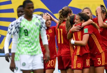 Las jugadores celebran el 2-0 obra de Patricia Guijarro.