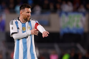 Messi set to travel to Peru and could be a starter for Argentina
