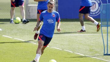 Griezmann, en la sesi&oacute;n esta ma&ntilde;ana del Atl&eacute;tico. Apunta a titular en Anoeta.