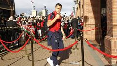 Britain Football Soccer - Sunderland v Arsenal - Premier League - The Stadium of Light - 29/10/16
 Arsenal&#039;s Alexis Sanchez arrives for the match
 Action Images via Reuters / Craig Brough
 Livepic
 EDITORIAL USE ONLY.