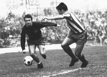 El Pontevedra enlazó la totalidad de sus temporadas en Primera, entre 1963 y 1970, con una interrupción de una campaña, en la que jugó en Segunda (1964-65). Desde entonces ha ido alternando Segunda, Segunda B y Tercera, aunque desde hace cinco años juega en la categoría de bronce. Su mejor puesto en Primera lo consiguió en la temporada 1966-67, cuando acabó séptimo.
