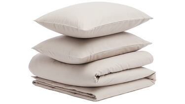 Este juego de sábanas de franela, suave y cálido, acumula más de 4.500 valoraciones