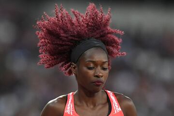 Grace Claxton durante las eliminatorias de los 400 metros obstáculos.   