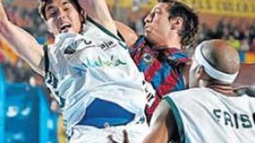 <b>FRENADOS. </b>La defensa del Winterthur ahogó literalmente a la ofensiva de Unicaja.