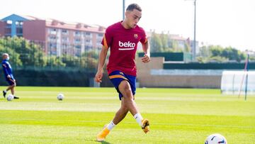 Sergi&ntilde;o Dest ya pudo conocer a Lio Messi, sin embargo no pudo comunicarse con &eacute;l, pues el argentino no habla ingl&eacute;s y el estadounidense no habla espa&ntilde;ol.