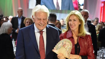 LISBON, PORTUGAL - APRIL 19: Former Spanish Prime Minister Felipe Gonzalez and his wife Mar Garcia Vaquero attend the 50th Anniversary Dinner of PS (Socialist Party) at Carlos Lopes Pavilion on April 19, 2023 in Lisbon, Portugal. (Photo by Zed Jameson/Anadolu Agency via Getty Images)