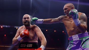 Boxing - Oleksandr Usyk v Tyson Fury - Heavyweight World Title - Kingdom Arena, Riyadh, Saudi Arabia - December 22, 2024 Tyson Fury in action against Oleksandr Usyk Action Images via Reuters/Andrew Couldridge TPX IMAGES OF THE DAY