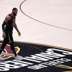 LeBron y su futuro: “Todos nos preguntamos cómo derrotar a estos Golden State Warriors”