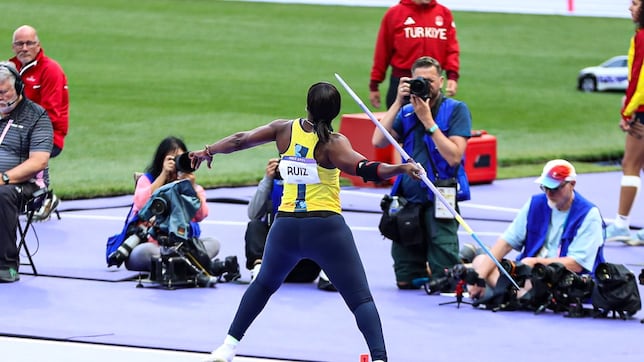 Flor Denis Ruiz clasifica a la final de lanzamiento de jabalina
