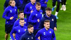 Dani Olmo se entrena con sus compa&ntilde;eros del Dinamo Zagreb.