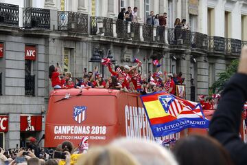 Atlético toast twin triumphs with their people at Neptuno