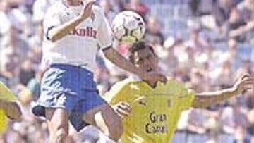 <B>DEBUT</b>. Juanele ha entrado en los planes del entrenador por primera vez esta temporada.