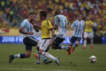 El defensor argentino fue otro de los destacados en la victoria 0-1 ante Colombia en 2015. Fuerte siempre en defensa.
