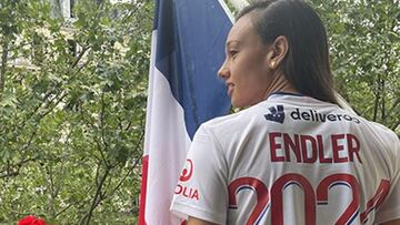 La arquera nacional llega al club más ganador de Francia con la misión de retomar la senda ganadora que fue truncada, justamente, por el PSG, ex equipo de 'Tiane'.