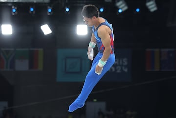 El gimnasta colombiano logró la medalla de plata en la prueba de barra fija de los Juegos Olímpicos de París 2024 tras lograr una clasificación de 14.533, misma puntuación del japonés Shinnosuke Oka que fue oro gracias a su ejecución.  