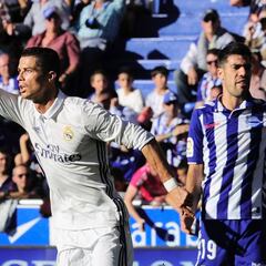 Cristiano vuelve a sonreír: Triplete y victoria ante el Alavés